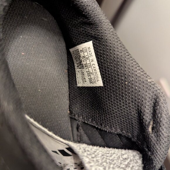 Kids Size 6 Adidas Turf Soccer Cleats - Picture 3 of 3